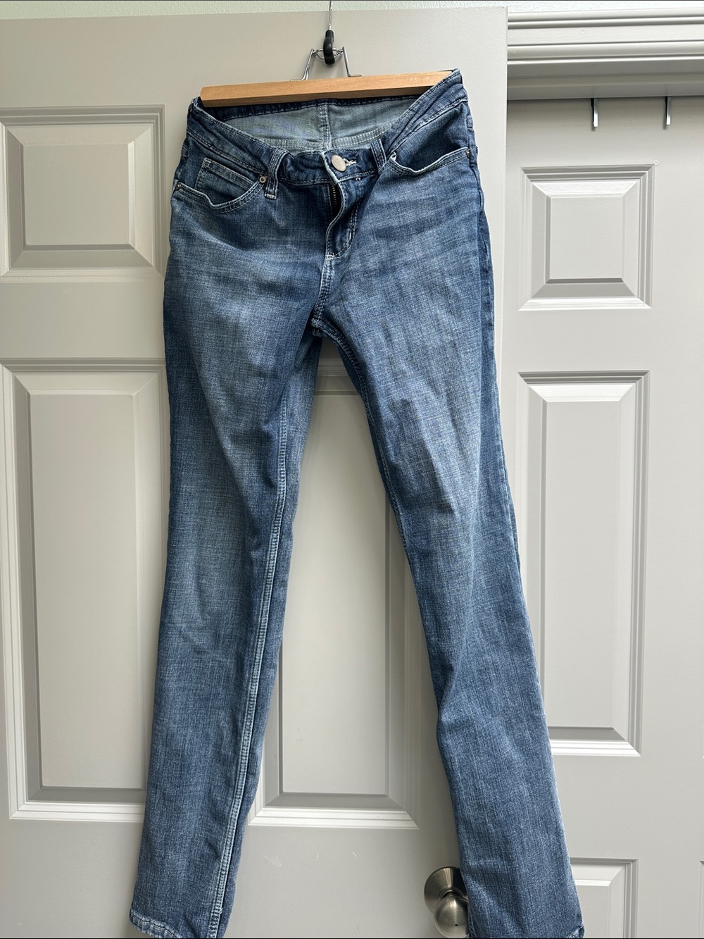 Women's Wrangler Slim Straight Blue Jeans